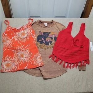 Lot of‎ 3 XS tops